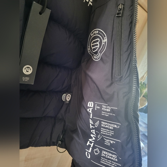 Make An Offer ARITZIA Super one puff size 2xs - Picture 3 of 9